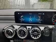 Mercedes-Benz A Class A250e AMG Line - U150589