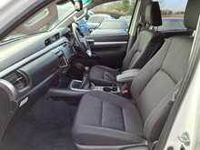 Toyota Hilux D-4D Invincible - U150606