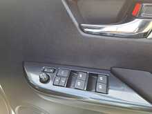 Toyota Hilux D-4D Invincible - U150606