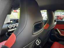 Mercedes-Benz CLA CLA180 AMG Line - U150609