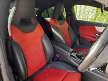 Mercedes-Benz CLA CLA180 AMG Line - U150609
