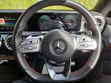 Mercedes-Benz CLA CLA180 AMG Line - U150609