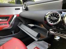 Mercedes-Benz CLA CLA180 AMG Line - U150609