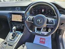 Volkswagen Passat TDI R-Line - U150645