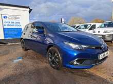 Toyota Auris VVT-h Design - U150671