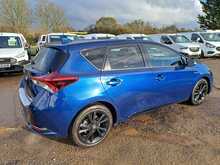 Toyota Auris VVT-h Design - U150671
