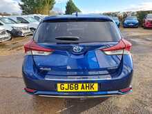 Toyota Auris VVT-h Design - U150671