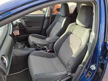 Toyota Auris VVT-h Design - U150671