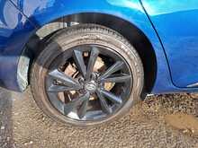 Toyota Auris VVT-h Design - U150671