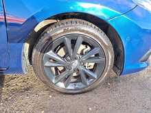 Toyota Auris VVT-h Design - U150671