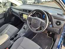 Toyota Auris VVT-h Design - U150671