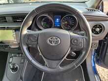 Toyota Auris VVT-h Design - U150671