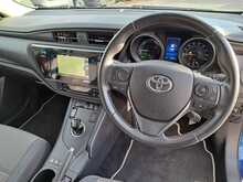 Toyota Auris VVT-h Design - U150671