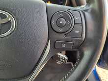 Toyota Auris VVT-h Design - U150671