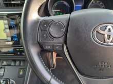 Toyota Auris VVT-h Design - U150671
