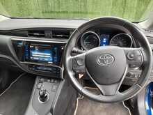 Toyota Auris VVT-h Design - U150671