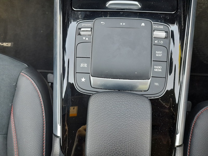 Mercedes-Benz GLA GLA200 AMG Line - U150703