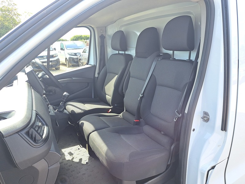 Renault Trafic dCi Blue LL30 Advance - U150717
