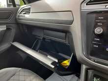 Volkswagen Tiguan TSI R-Line - U150735