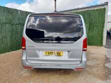 Mercedes-Benz V Class V250d AMG Line - U150739