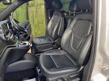 Mercedes-Benz V Class V250d AMG Line - U150739