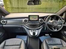 Mercedes-Benz V Class V250d AMG Line - U150739