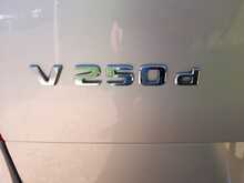 Mercedes-Benz V Class V250d AMG Line - U150739