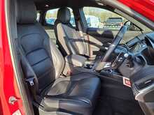 Jaguar E-PACE P300e R-Dynamic SE - U150753