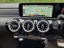 Mercedes-Benz A Class A250e AMG Line - U150757