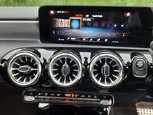 Mercedes-Benz A Class A250e AMG Line - U150757