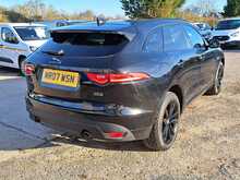 Jaguar F-PACE P250i Chequered Flag - U150760