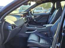 Jaguar F-PACE P250i Chequered Flag - U150760