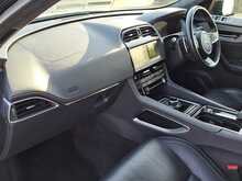 Jaguar F-PACE P250i Chequered Flag - U150760