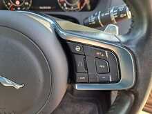 Jaguar F-PACE P250i Chequered Flag - U150760