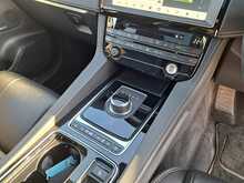 Jaguar F-PACE P250i Chequered Flag - U150760