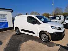 Peugeot Partner BlueHDi 1000 Asphalt - U150826