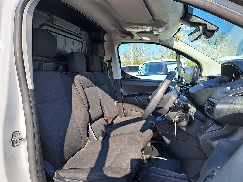 Peugeot Partner BlueHDi 1000 Asphalt - U150826
