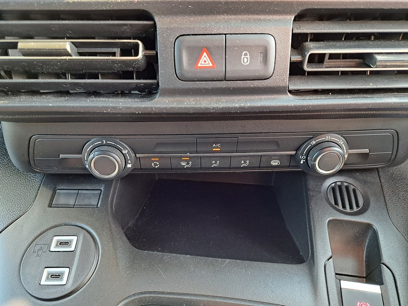Peugeot Partner BlueHDi 1000 Asphalt - U150826