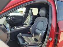 Volvo XC60 B4 MHEV R-Design - U150841