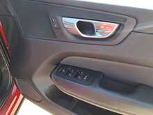 Volvo XC60 B4 MHEV R-Design - U150841