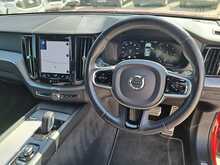 Volvo XC60 B4 MHEV R-Design - U150841