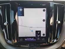 Volvo XC60 B4 MHEV R-Design - U150841