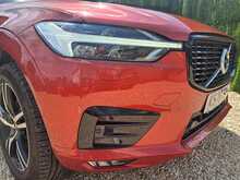 Volvo XC60 B4 MHEV R-Design - U150841
