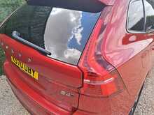 Volvo XC60 B4 MHEV R-Design - U150841