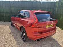 Volvo XC60 B4 MHEV R-Design - U150841