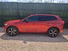 Volvo XC60 B4 MHEV R-Design - U150841
