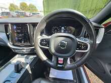 Volvo XC60 B4 MHEV R-Design - U150841