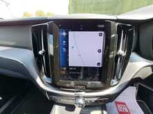 Volvo XC60 B4 MHEV R-Design - U150841