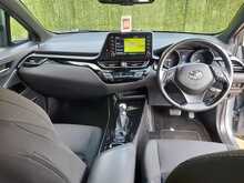 Toyota C-HR VVT-h Design - U150843