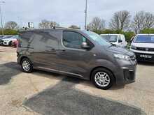 Vauxhall Vivaro Turbo D 2700 Sportive - U150889